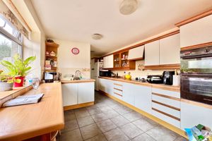 Kitchen- click for photo gallery